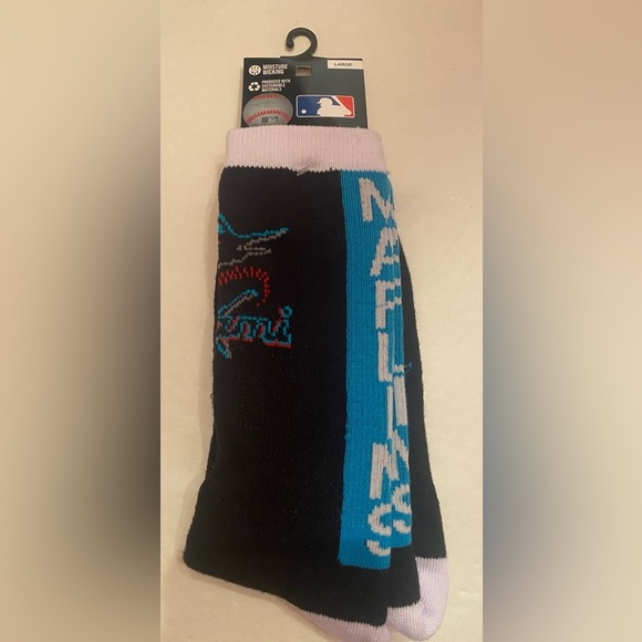 MLB MIAMI MARLINS CREW SOCKS Size Large 8-13 NWT - Picture 1 of 7